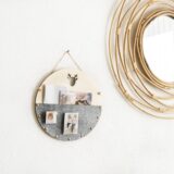 Hout met vilten bord voor aan de muur